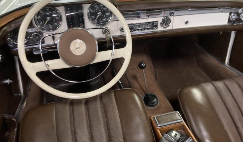 								1965 Mercedes-Benz 230SL 4-Speed full									