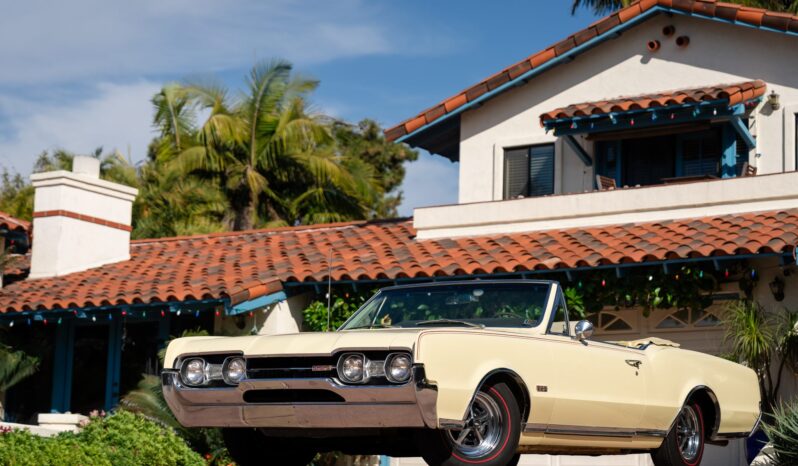 								1967 Oldsmobile Cutlass Supreme 442 Convertible full									