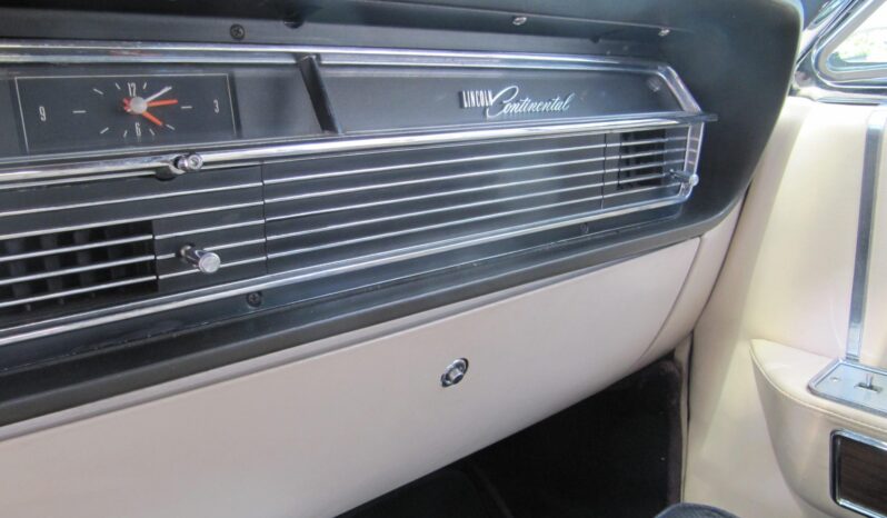 								1965 Lincoln Continental Convertible full									