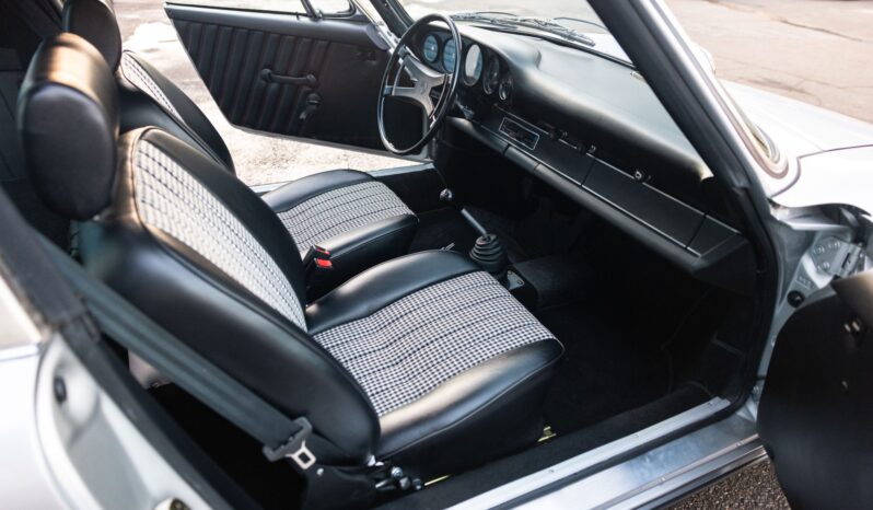 								1972 Porsche 911S Targa 5-Speed 3.2L full									