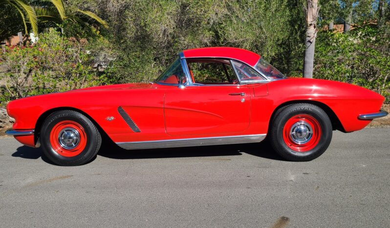 								1962 Chevrolet Corvette 4-Speed full									