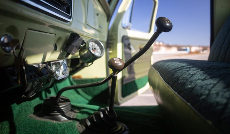 								1976 Ford F-250 Custom 4×4 4-Speed full									