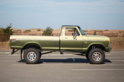 										1976 Ford F-250 Custom 4×4 4-Speed full									