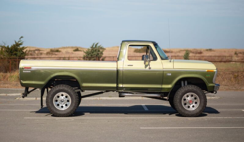 								1976 Ford F-250 Custom 4×4 4-Speed full									