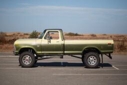 										1976 Ford F-250 Custom 4×4 4-Speed full									