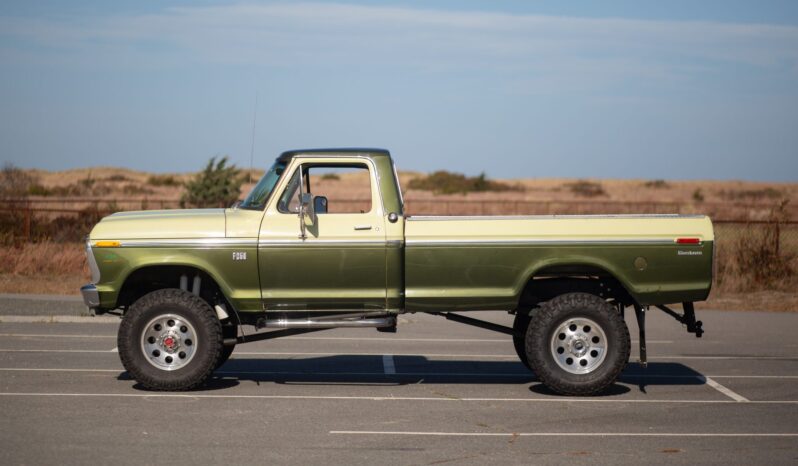 								1976 Ford F-250 Custom 4×4 4-Speed full									