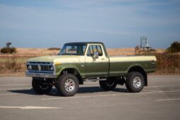 										1976 Ford F-250 Custom 4×4 4-Speed full									