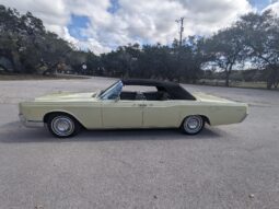 										1966 Lincoln Continental Convertible full									