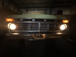 										1976 Ford F-250 Ranger 4×4 4-Speed full									