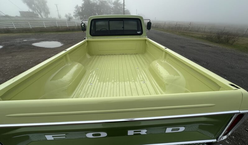 								1976 Ford F-250 Ranger 4×4 4-Speed full									