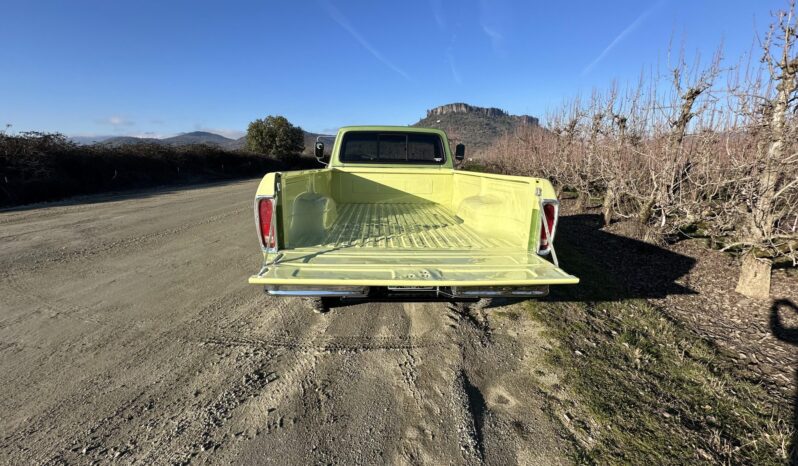 								1976 Ford F-250 Ranger 4×4 4-Speed full									