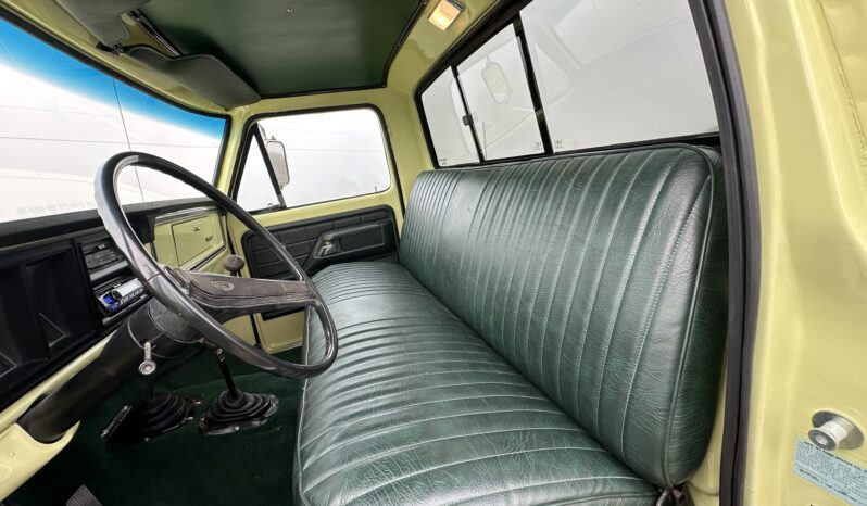 								1976 Ford F-250 Ranger 4×4 4-Speed full									