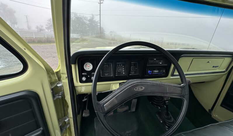 								1976 Ford F-250 Ranger 4×4 4-Speed full									