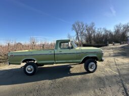										1976 Ford F-250 Ranger 4×4 4-Speed full									