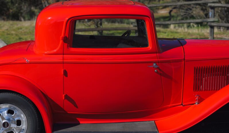 								1932 Ford 3-Window Street Rod full									