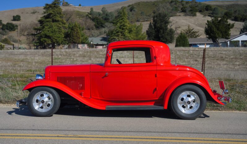 								1932 Ford 3-Window Street Rod full									