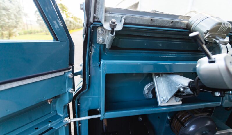 								1965 Land Rover 88 Series IIA full									