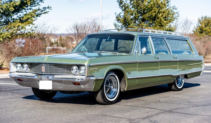 								1968 Chrysler Town & Country full									