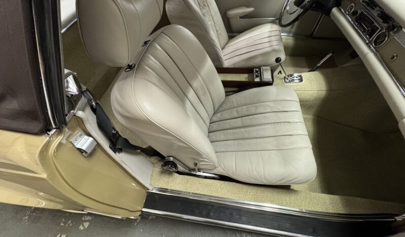 								1970 Mercedes-Benz 280SL full									