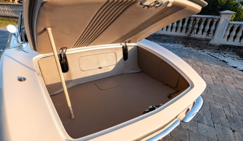 								1962 Chevrolet Corvette 5-Speed full									