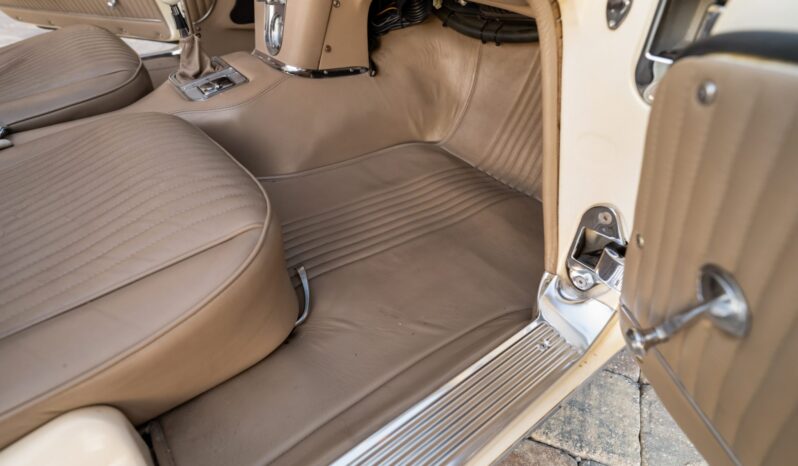 								1962 Chevrolet Corvette 5-Speed full									