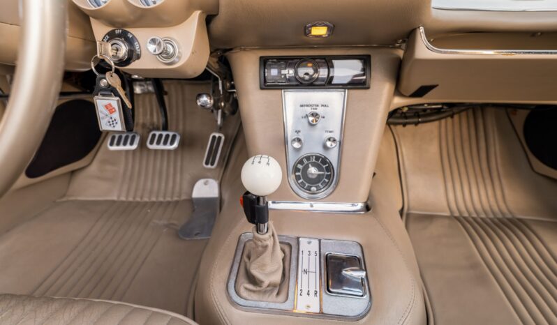 								1962 Chevrolet Corvette 5-Speed full									