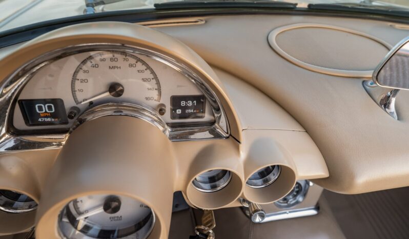 								1962 Chevrolet Corvette 5-Speed full									