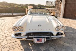										1962 Chevrolet Corvette 5-Speed full									