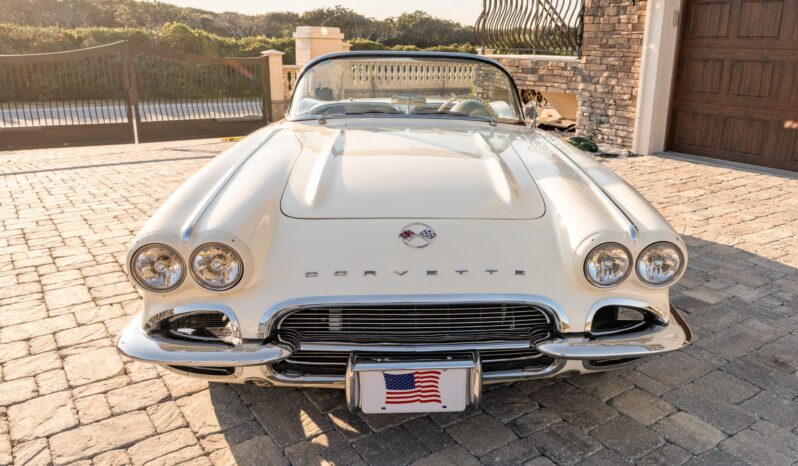 								1962 Chevrolet Corvette 5-Speed full									