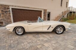 										1962 Chevrolet Corvette 5-Speed full									