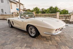 										1962 Chevrolet Corvette 5-Speed full									