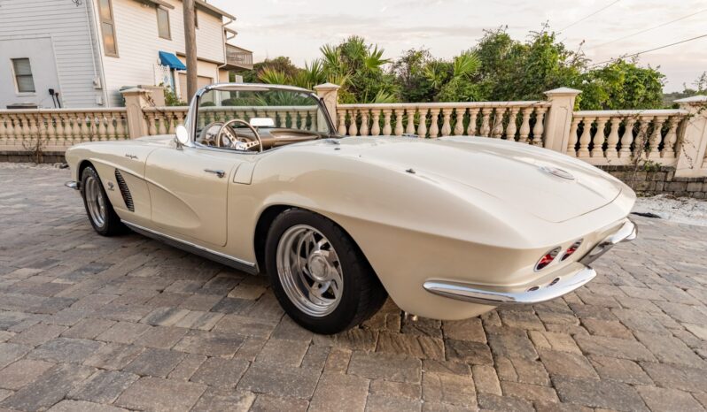 								1962 Chevrolet Corvette 5-Speed full									