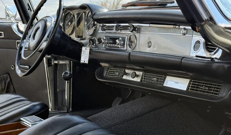 								1970 Mercedes-Benz 280SL Coupe 4-Speed full									