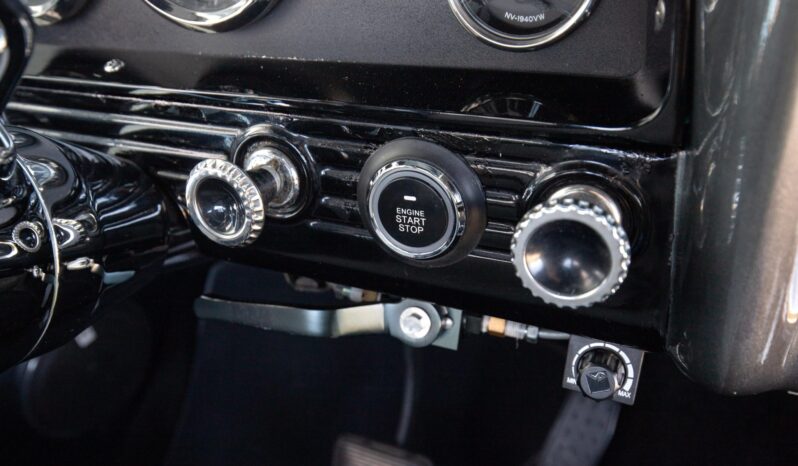 								1961 Chevrolet C10 Pickup 4×4 Conversion full									