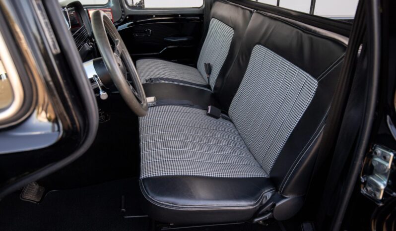 								1961 Chevrolet C10 Pickup 4×4 Conversion full									