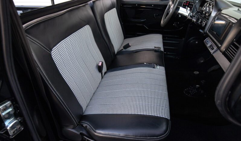 								1961 Chevrolet C10 Pickup 4×4 Conversion full									