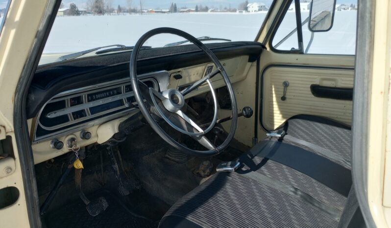 								1968 Ford F-250 Custom Highboy 4×4 4-Speed full									