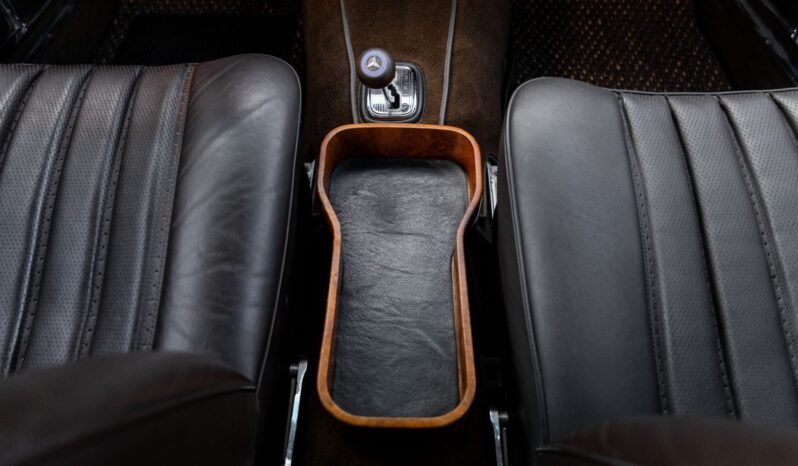 								1969 Mercedes-Benz 280SE Cabriolet full									