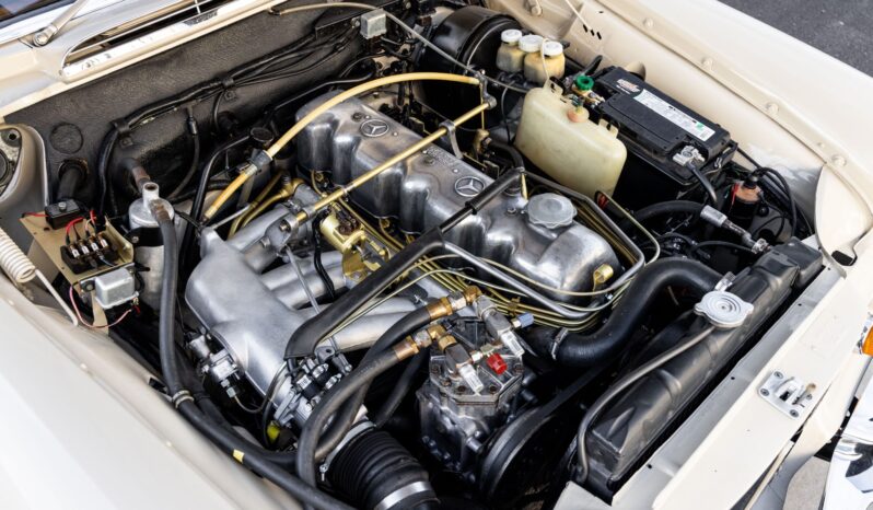 								1969 Mercedes-Benz 280SE Cabriolet full									