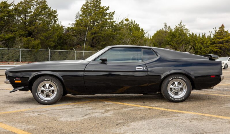 								1971 Ford Mustang Mach 1 full									