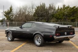 										1971 Ford Mustang Mach 1 full									