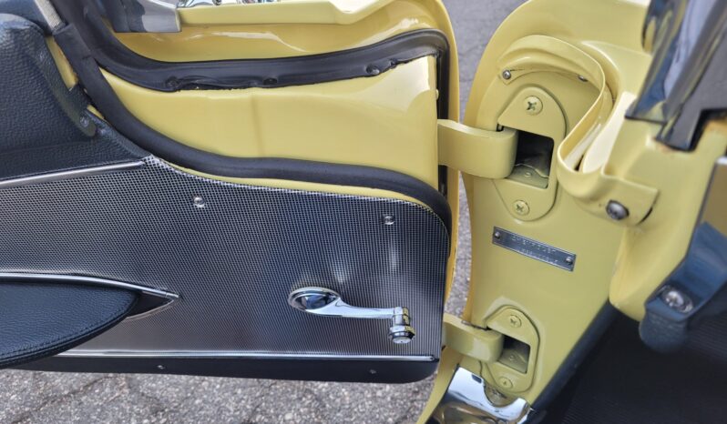 								1958 Chevrolet Corvette 5-Speed full									