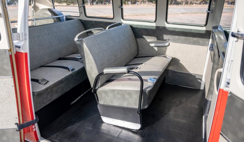 								1965 Volkswagen Type 2 21-Window Deluxe full									