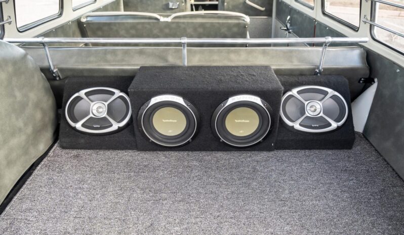 								1965 Volkswagen Type 2 21-Window Deluxe full									