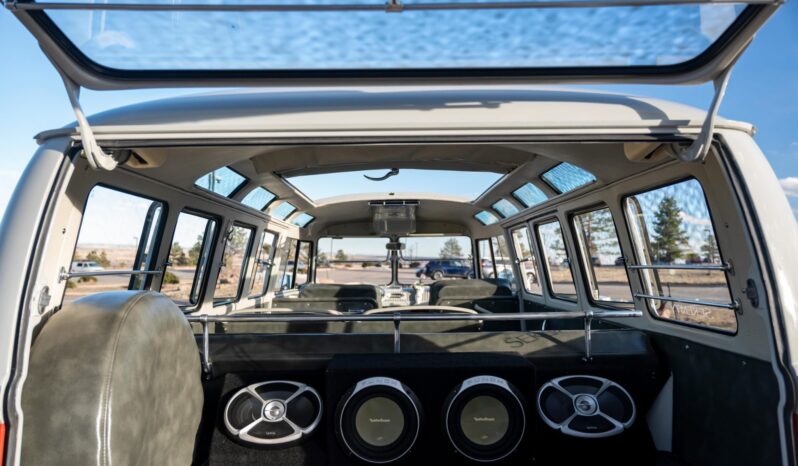 								1965 Volkswagen Type 2 21-Window Deluxe full									