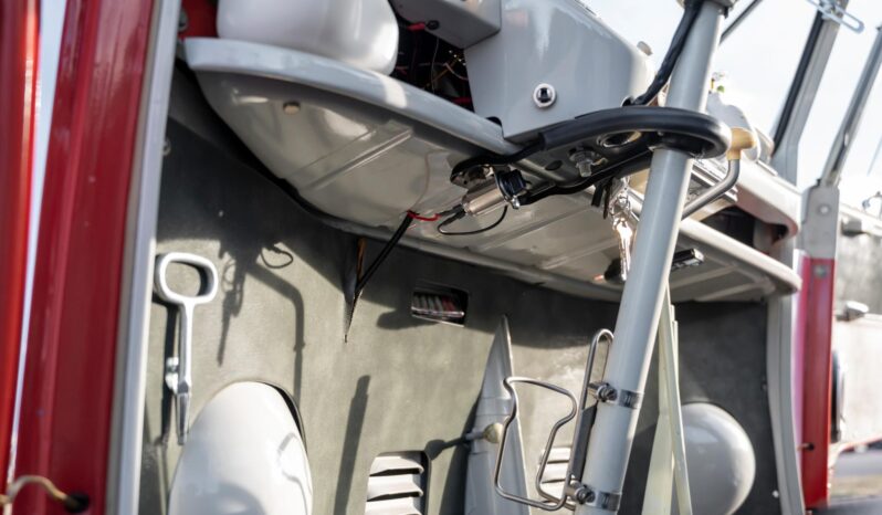 								1965 Volkswagen Type 2 21-Window Deluxe full									