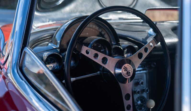 								1960 Chevrolet Corvette 4-Speed full									