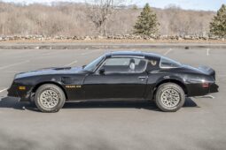 										1977 Pontiac Firebird Trans Am 4-Speed full									