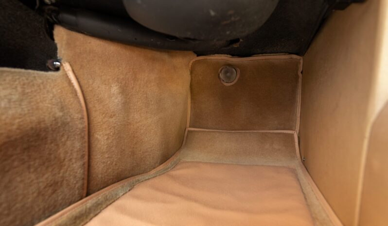 								1974 Jaguar E-Type Series III Roadster V12 4-Speed full									