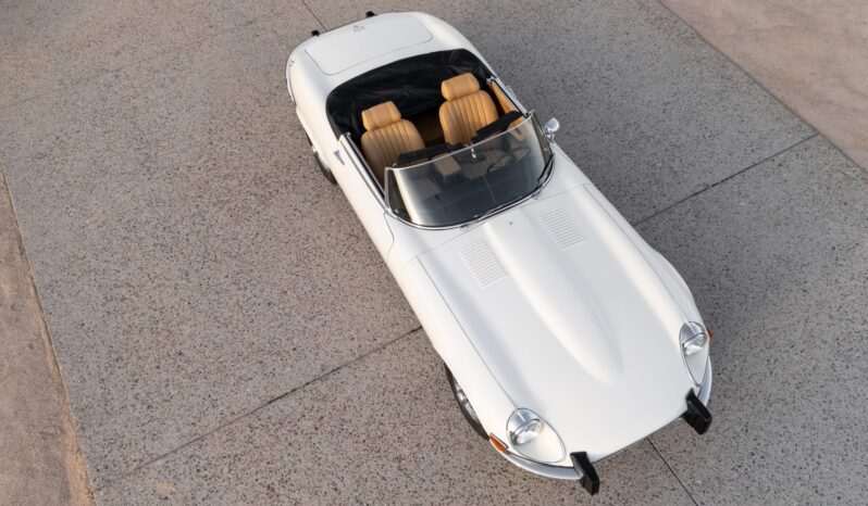 								1974 Jaguar E-Type Series III Roadster V12 4-Speed full									
